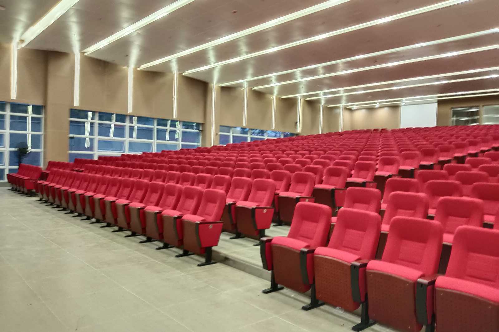 Hội trường 1.000m² quy mô lớn – Giải pháp thiết kế & thi công tối ưu