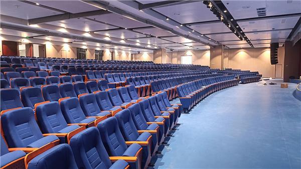 Thi công hội trường 400m² trọn gói – Âm thanh ánh sáng chuyên nghiệp
