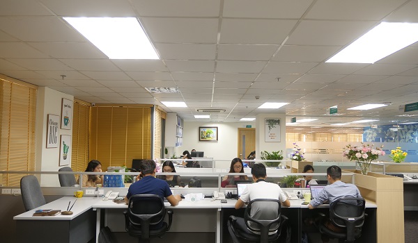 Thiết kế nội thất văn phòng đảm bảo các nhân viên có thể tương tác dễ dàng